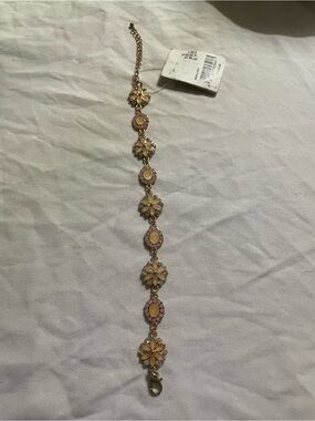 Lei bracelet